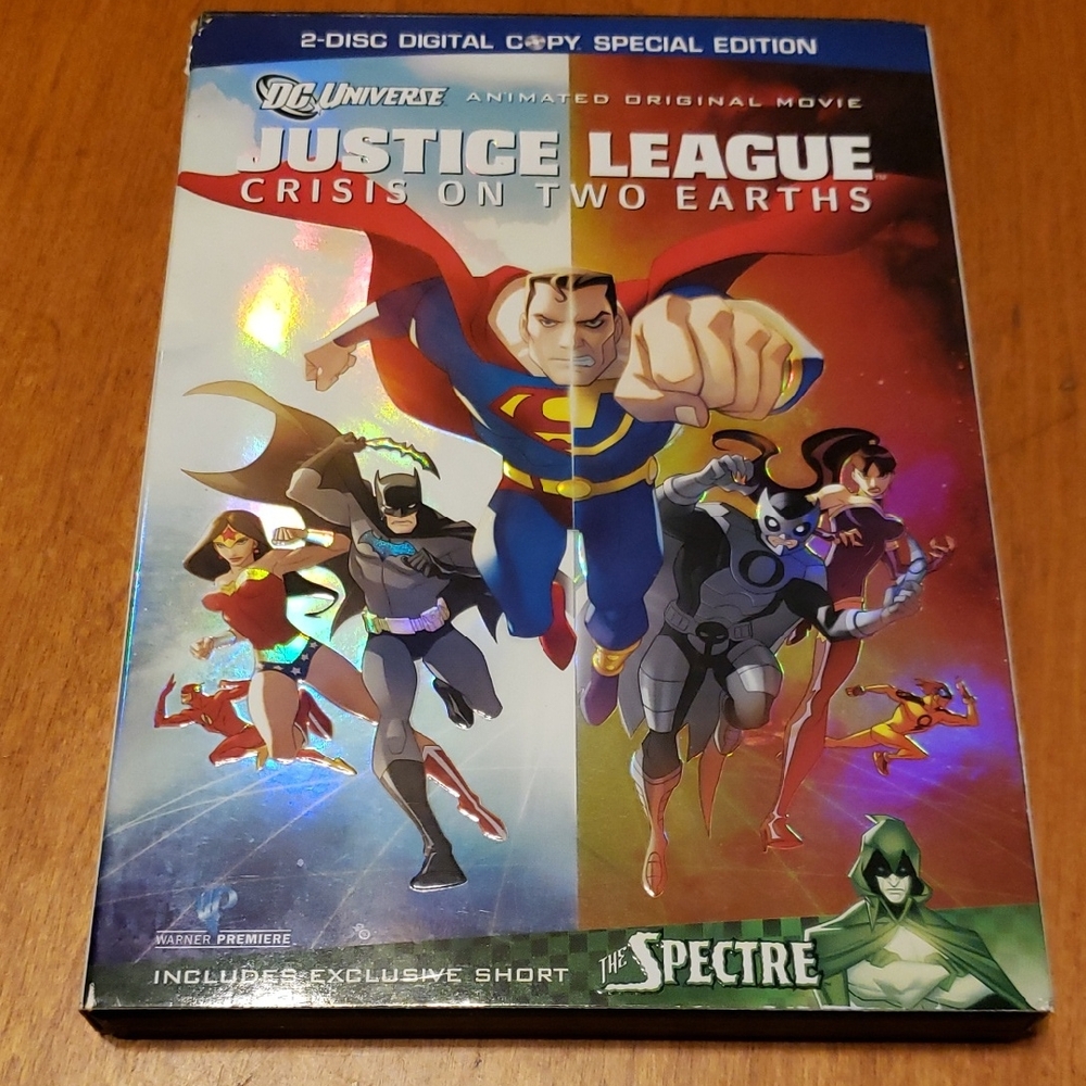 Justice League: Crisis on Two Earths 2-Disc Set